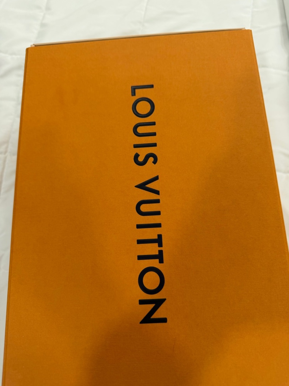 Louis Vuitton Hot Pink Patent Slingback Heels with LV Logo - Picture 4 of 4
